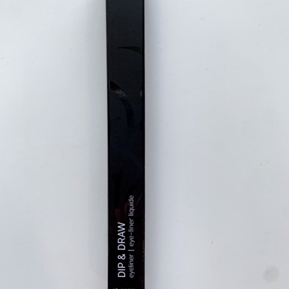 Dip & draw eyeliner by Younique